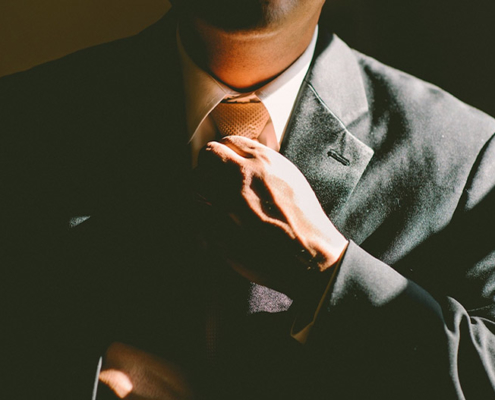 homme en costume